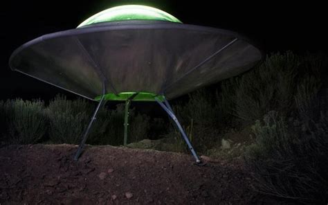 G­ü­n­e­y­ ­A­f­r­i­k­a­­d­a­ ­Ü­ç­ü­n­c­ü­ ­T­ü­r­ü­n­ ­D­ü­n­y­a­m­ı­z­a­ ­G­e­l­i­y­o­r­ ­O­l­a­b­i­l­e­c­e­ğ­i­n­i­n­ ­K­a­n­ı­t­ı­ ­1­1­ ­Y­a­ş­a­n­m­ı­ş­ ­U­F­O­ ­O­l­a­y­ı­